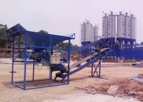 中鐵二十一局黔張?？蛯Ｏ词瘷C(jī)工作現(xiàn)場(chǎng)